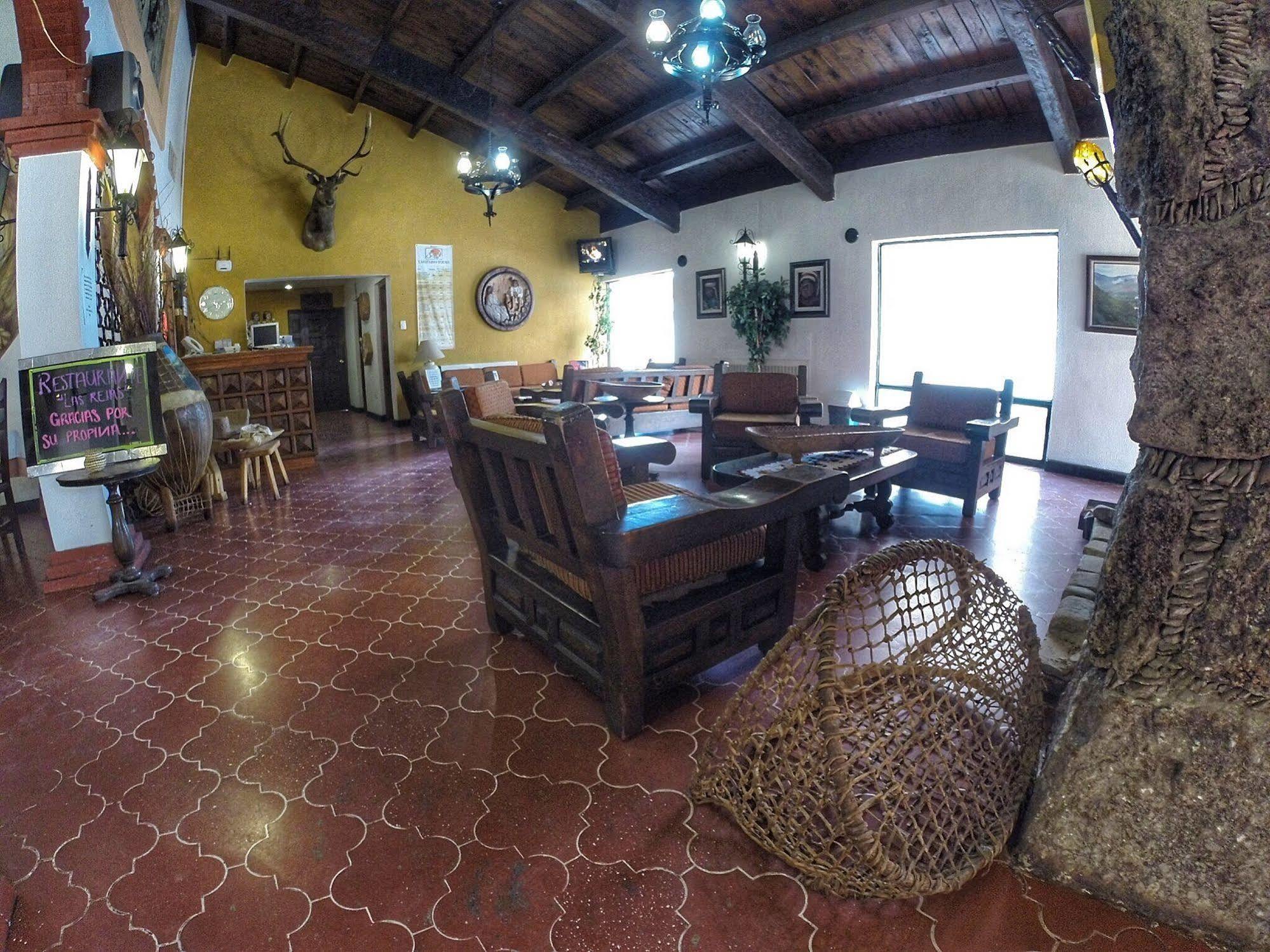Hotel Parador Santa Cruz Creel Exterior foto